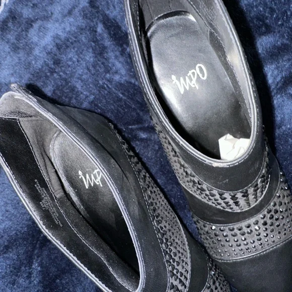 Impo black sparky booties Size 7 1/2 Never been worn🖤 - Picture 6 of 15